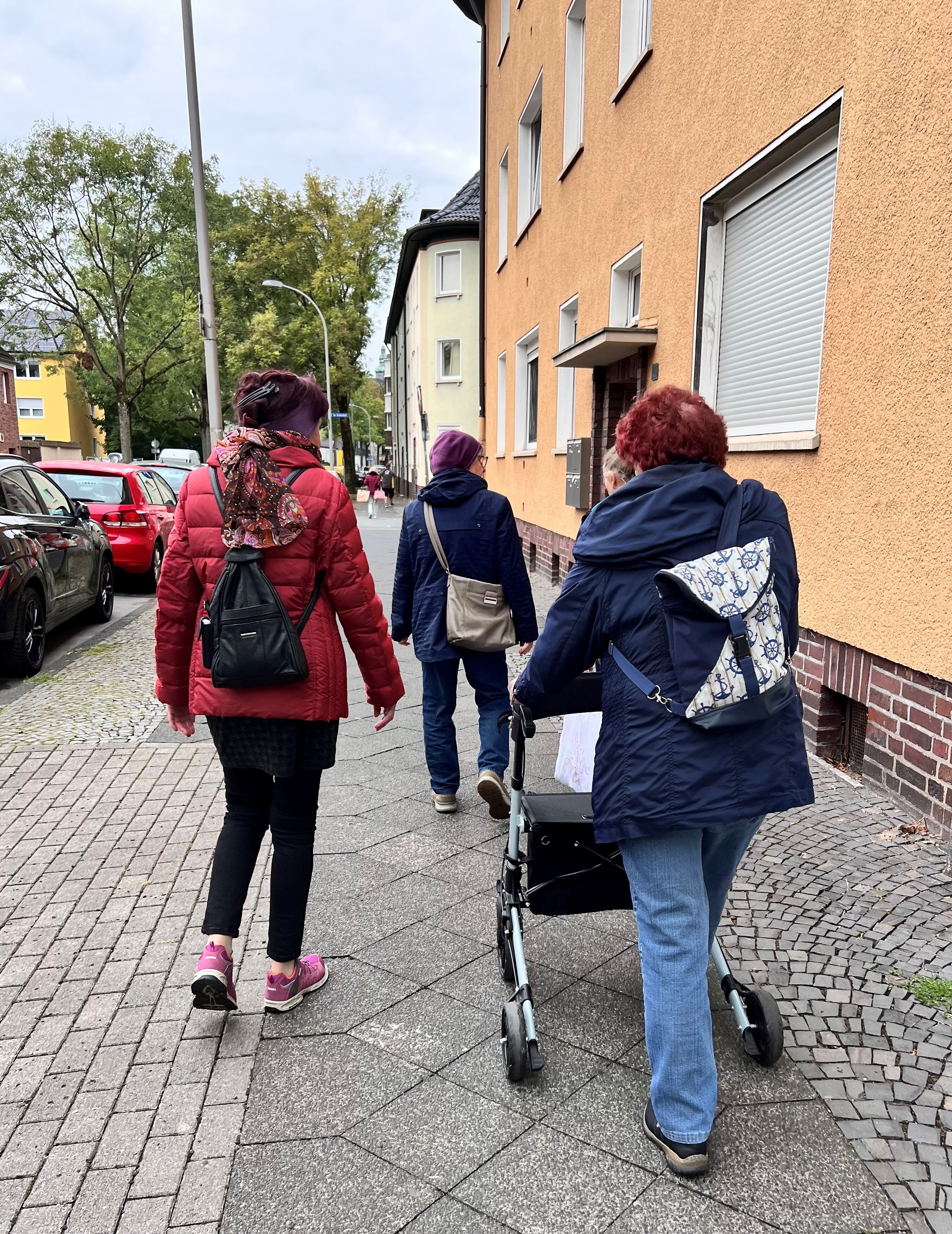nachbarnspazirgang.jpg